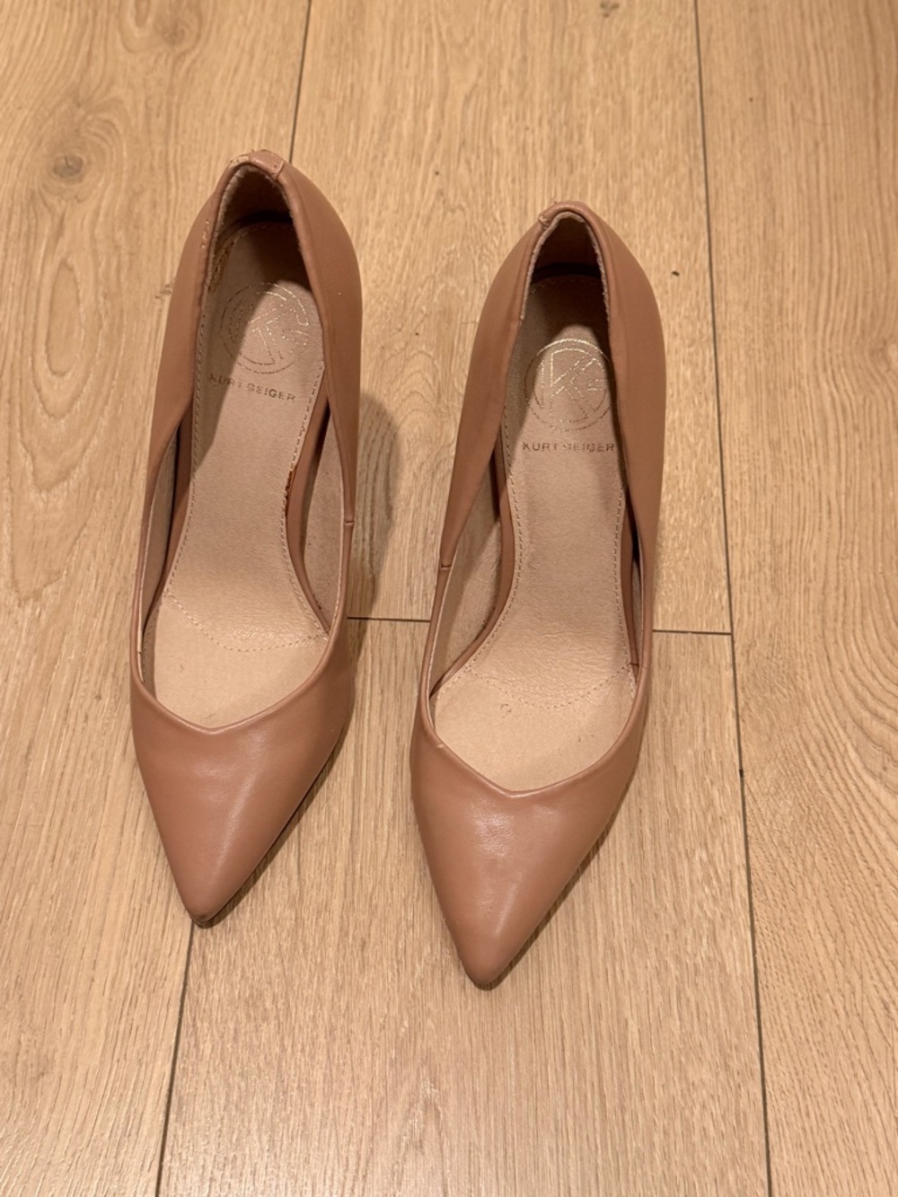 Kurt Geiger Nude/Tan Pointed Leather Pumps